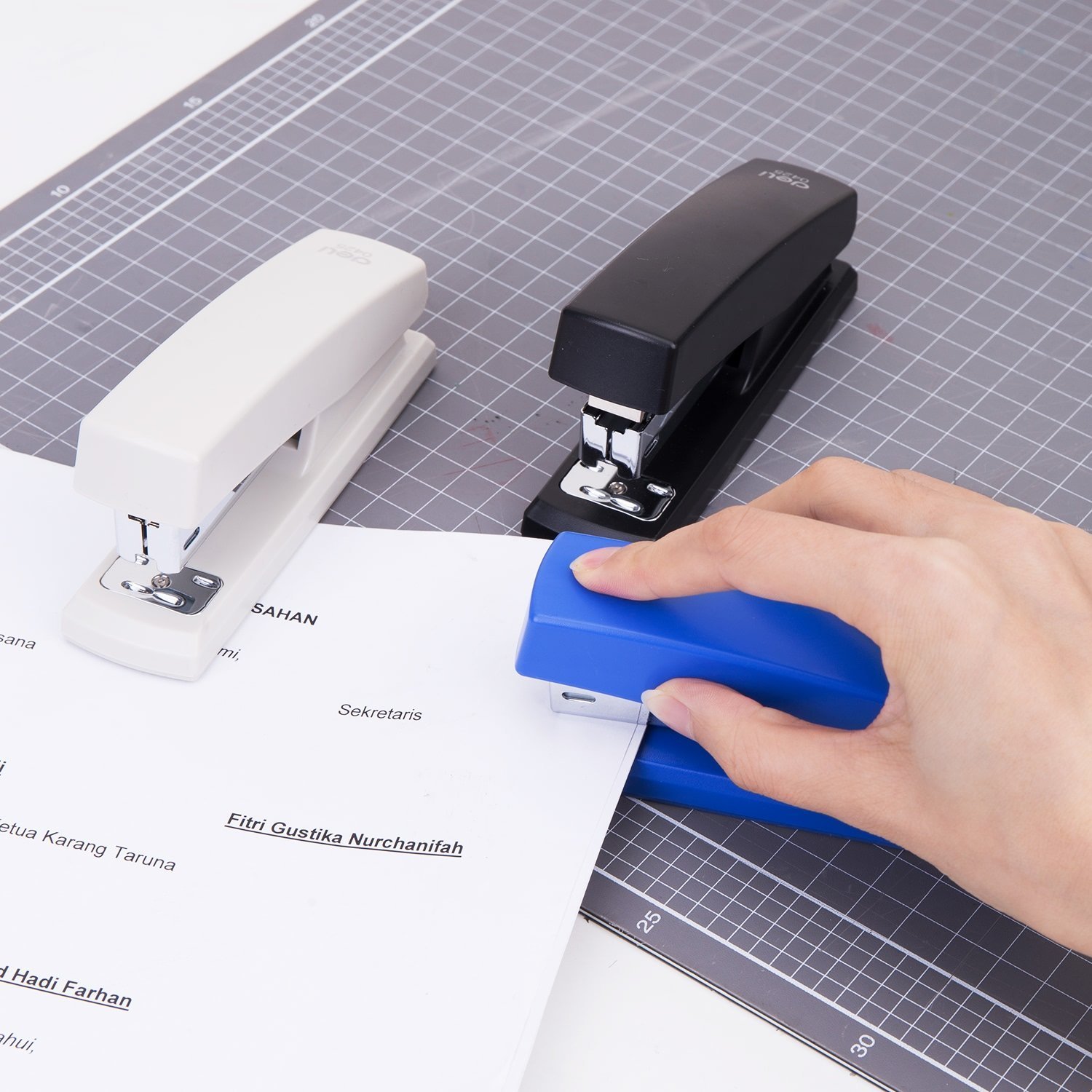 ديلي خرازة مكتبية - 25 صفحة -- 6/24 & 6/26 -أبيض - أسود - أزرق) - E0425