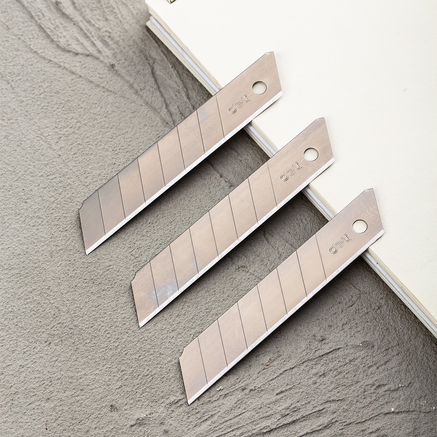 ديلي نسلة مشرط عريض -علبة 10 قطع- نسلة 8 رأس - E2011