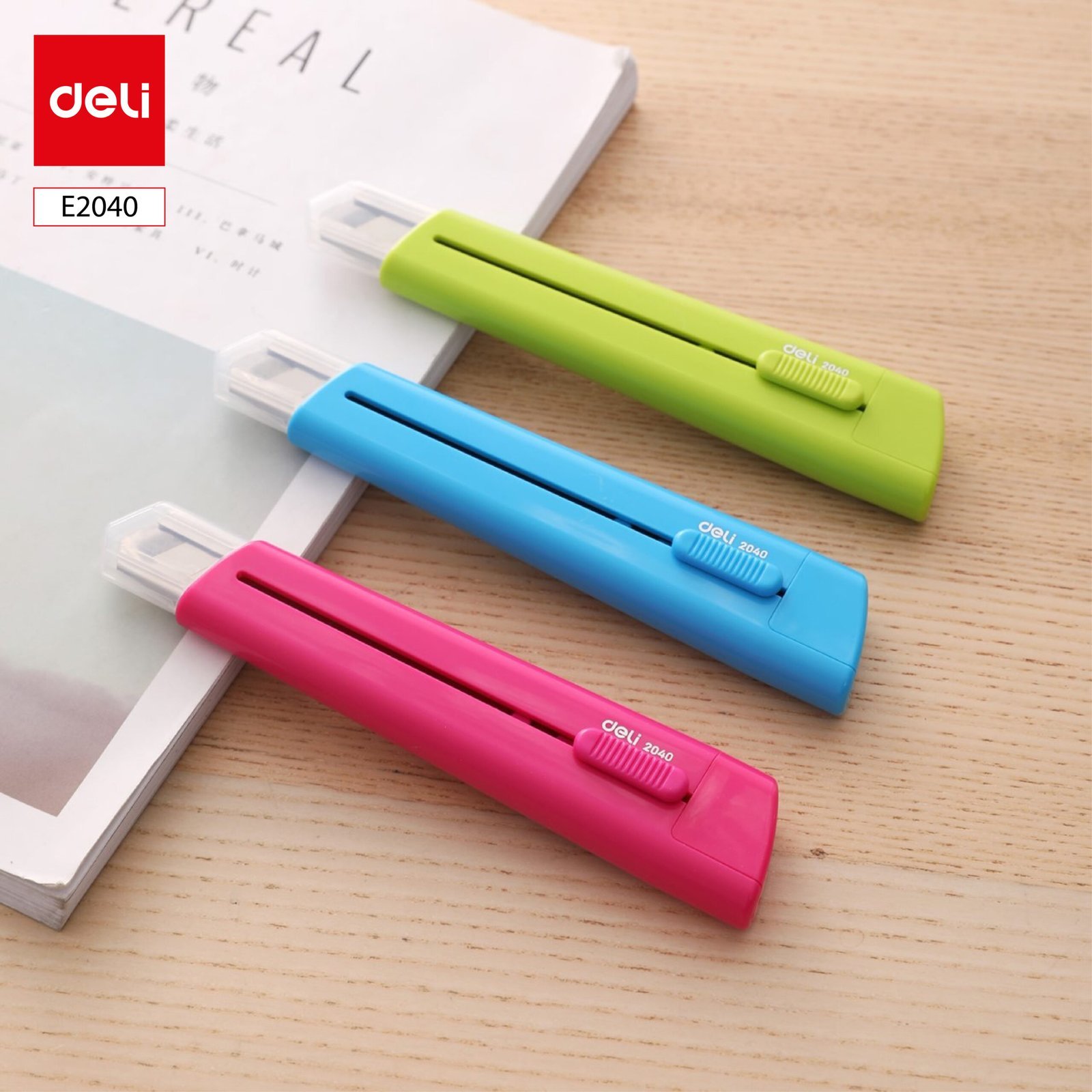 ديلي مشرط بلاستيك عريض قفل تلقائي -ازرق- E2040