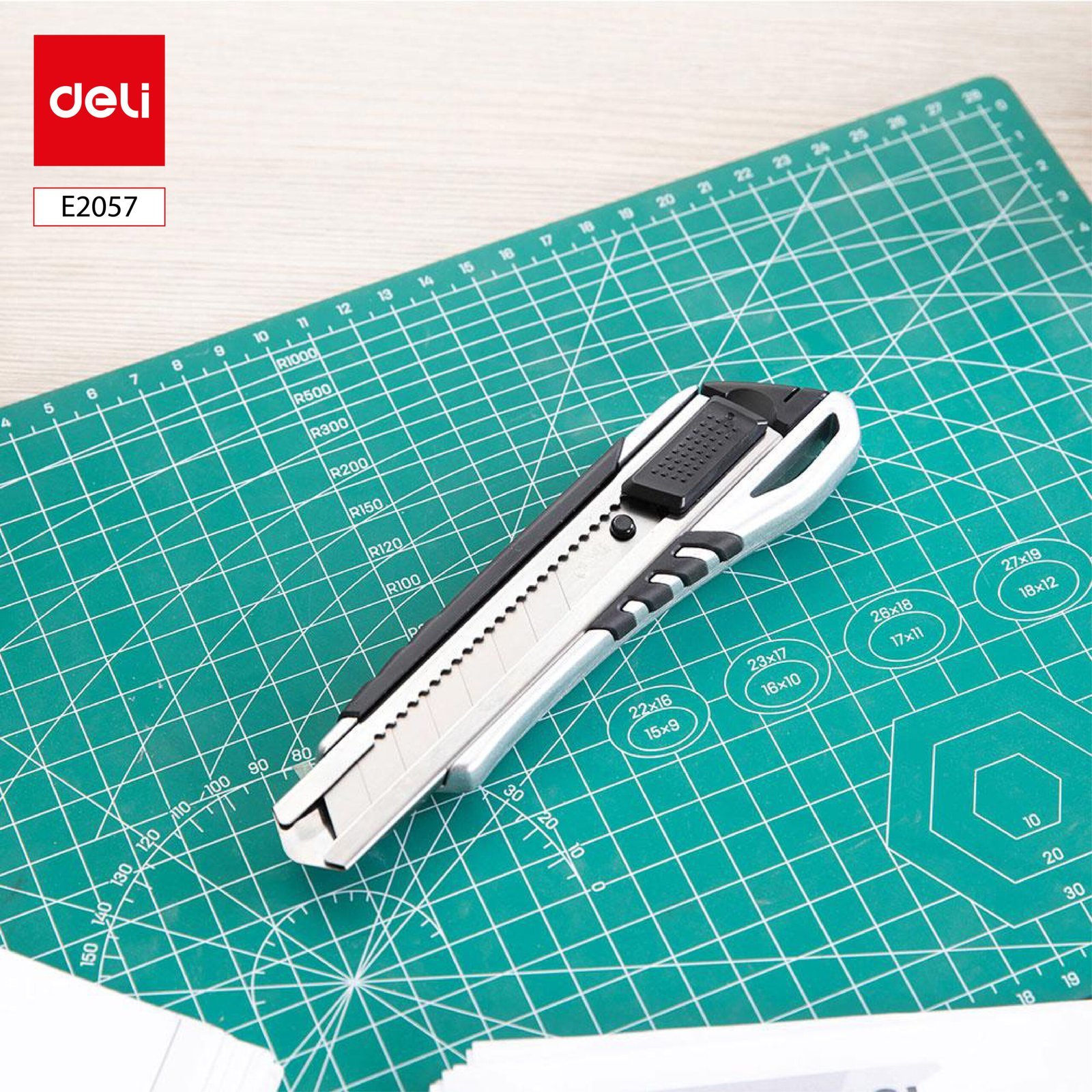 ديلي مشرط معدن عريض قفل تلقائي - نسلة 8 راس- فضي- E2057