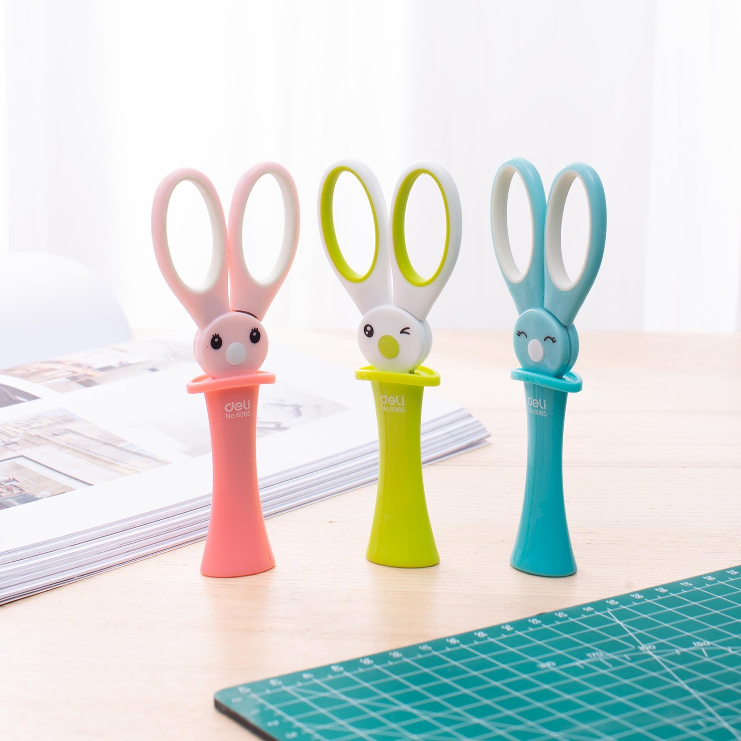 ديلي مقص معدن اطفال -غطاء حماية 13.7-سم- رسوم مشكلة- E6065