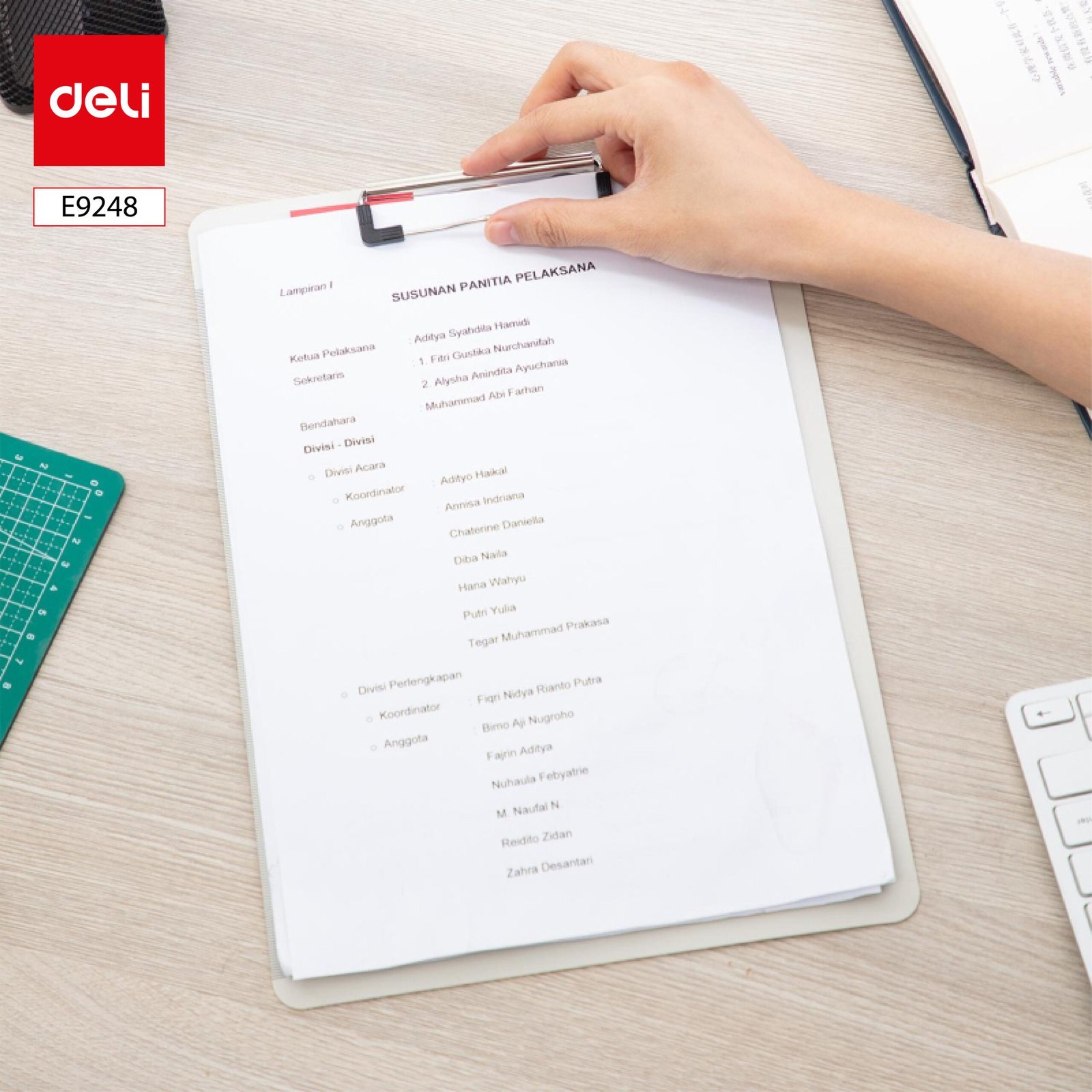 ديلي مسند ورق بلاستيك - مسطر - علاقة معدن -قياس - A4 أبيض - E9248