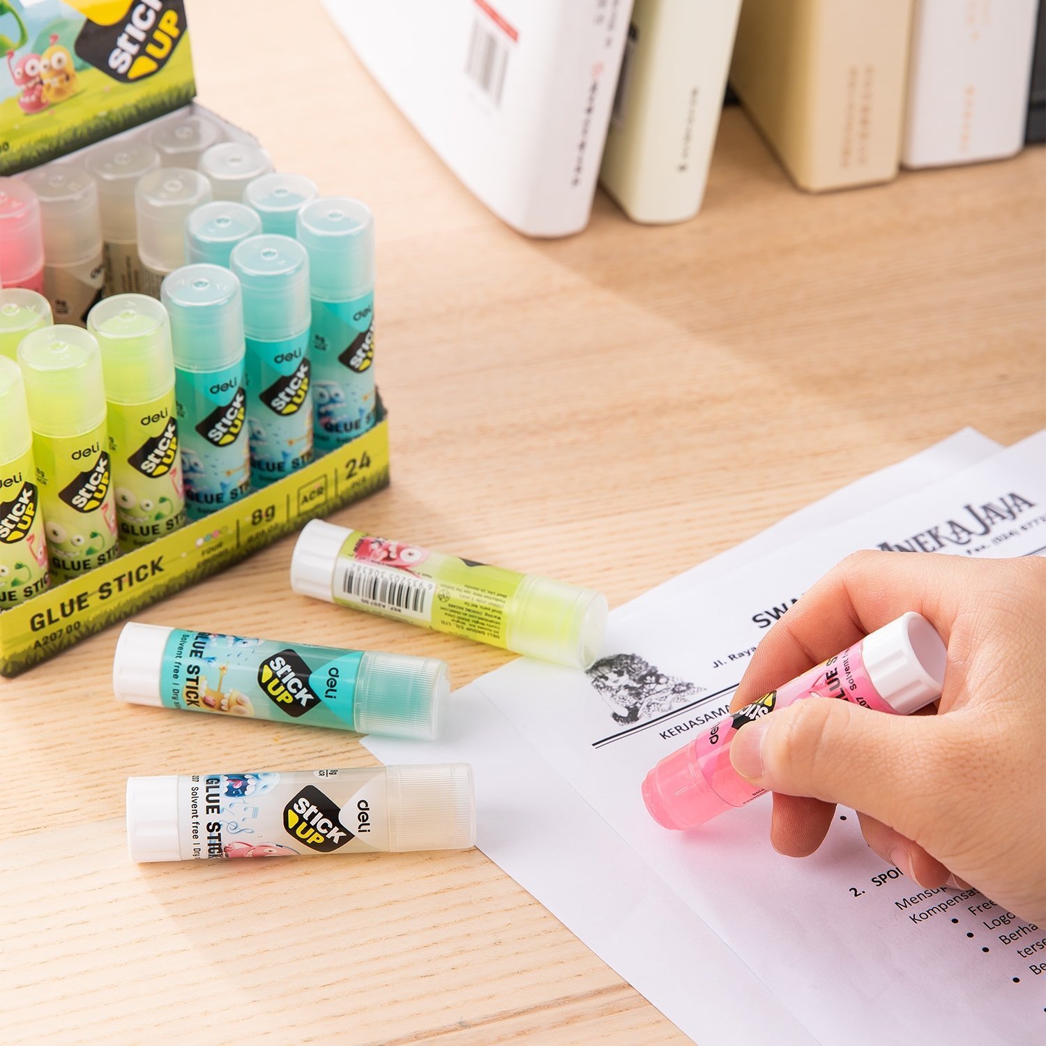 ديلي أصبع صمغ جاف - غ8 - رسوم أطفال - 4 ألوان مختلفة - EA20700