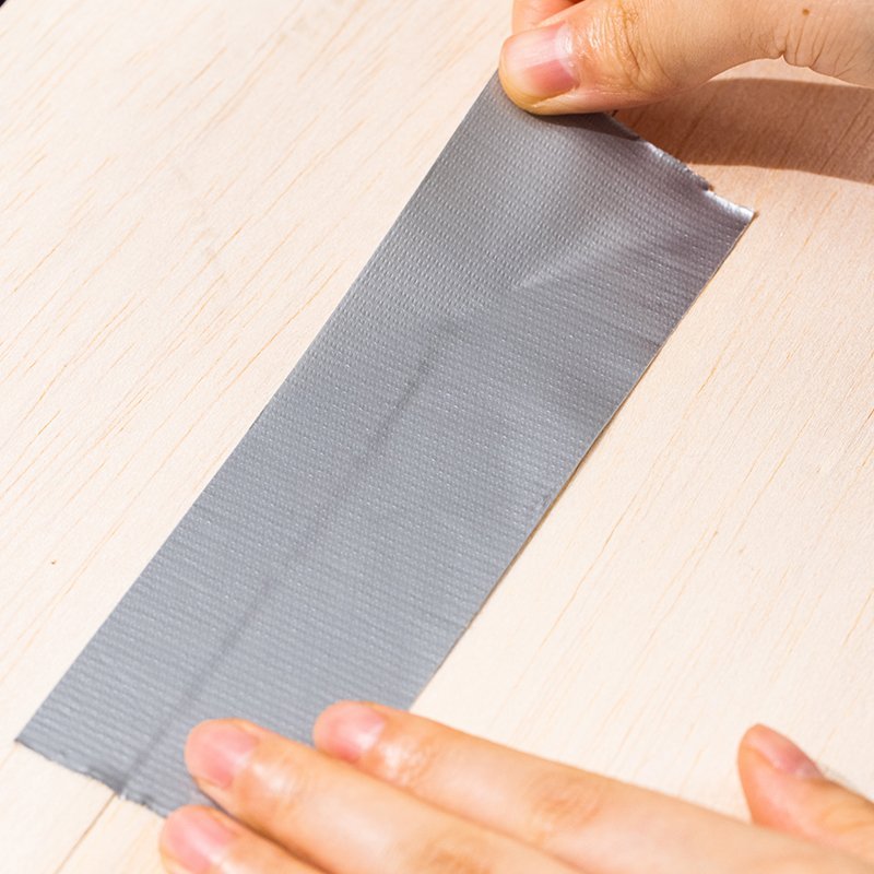 ديلي بكرة شريط لاصق 20 متر - قماش - عرض 48 هم - فضي - EA620