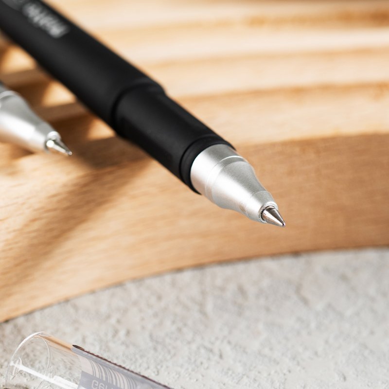 ديلي قلم حبر جل بدن غامق اسود- EG64-BK