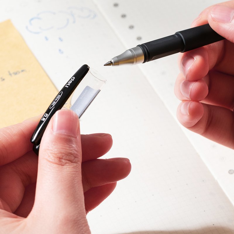 ديلي قلم حبر جل بدن غامق اسود- EG64-BK