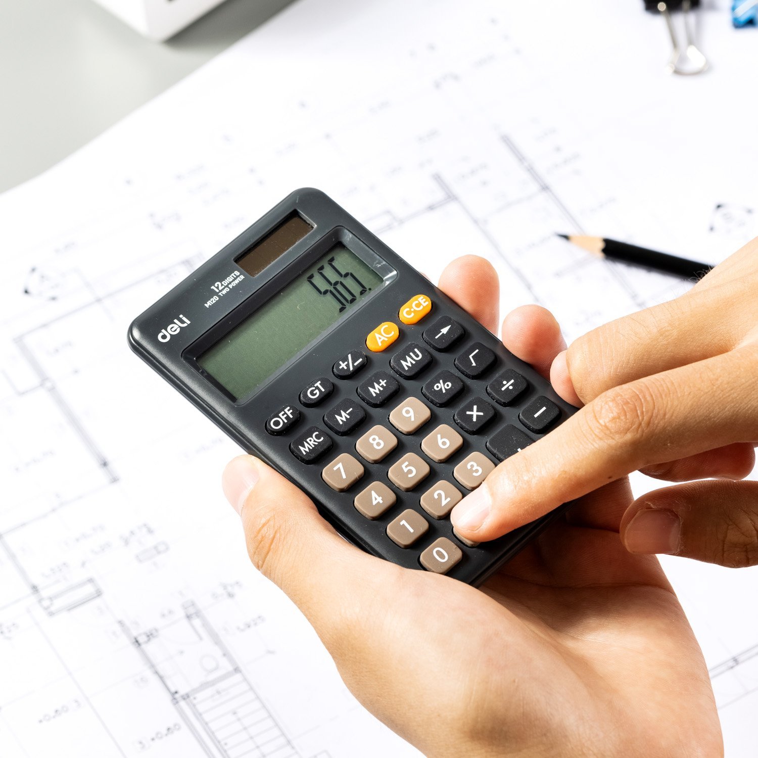 ديلي آلة حاسبة محمولة - مصدرين طاقة - بدن بلاستيك - 12 خانة - أسود وأبيض - EM120