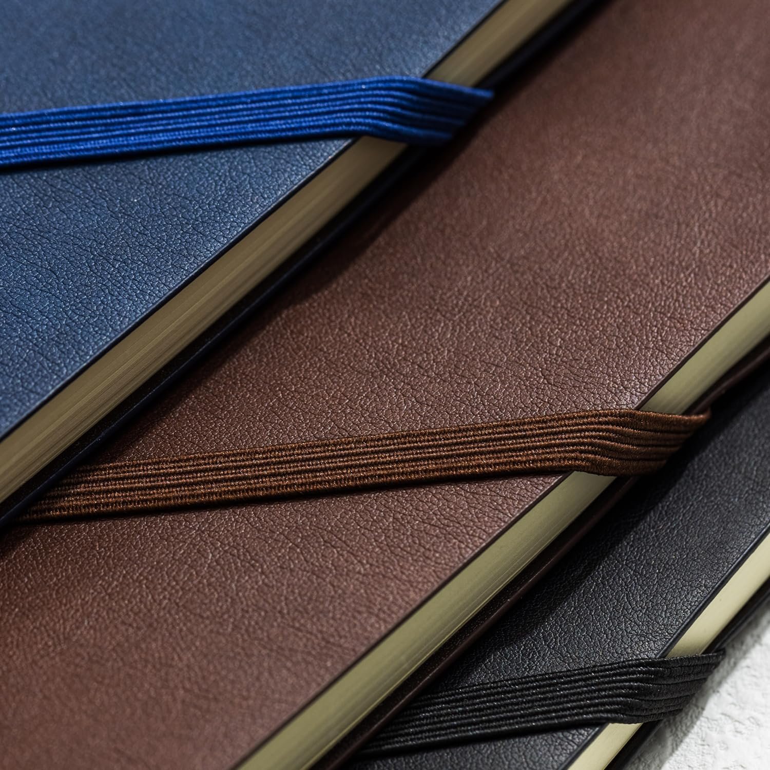 ديلي دفتر ملاحظات - بغلاف جلد - 80 غ - 96 صفحة - قياس A5 - إغلاق مطاط - EN130L