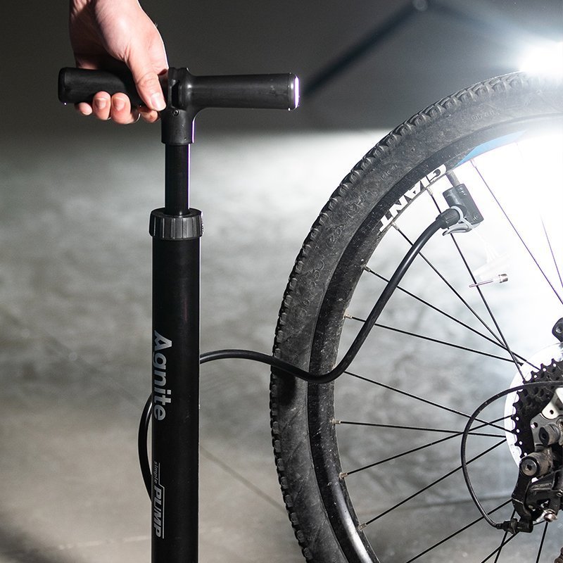 ديلي منفاخ هواء يدوي محمول - 60 سم - مع قاعدتين - أسود - F1323